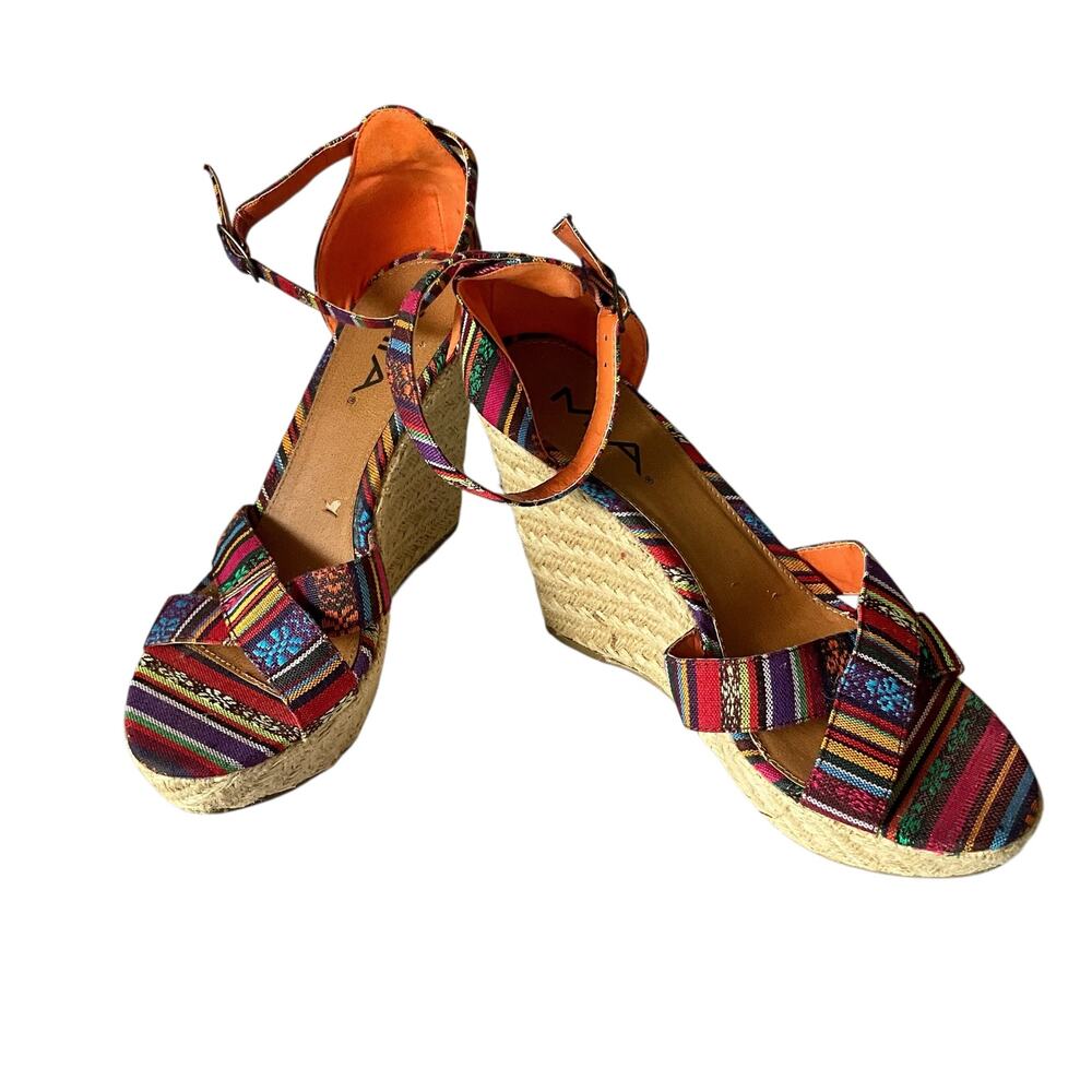 MIA Colorful Patterned Wedge Sandals: Y2K, Modern